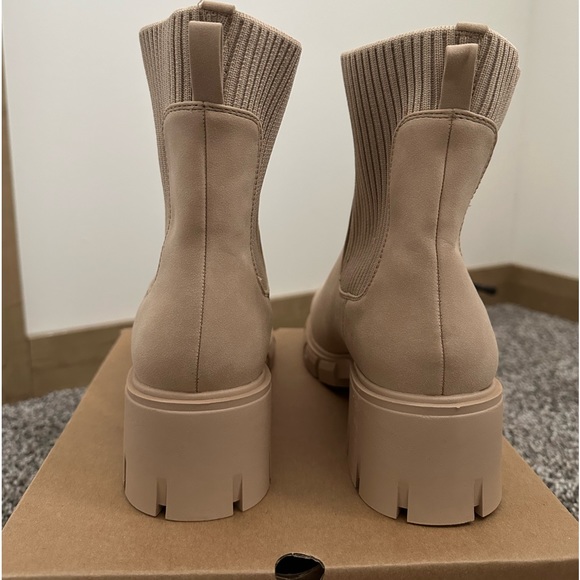 BRAND NEW TRENDY NEUTRAL PLATFORM ANKLE BOOTS - Picture 2 of 4
